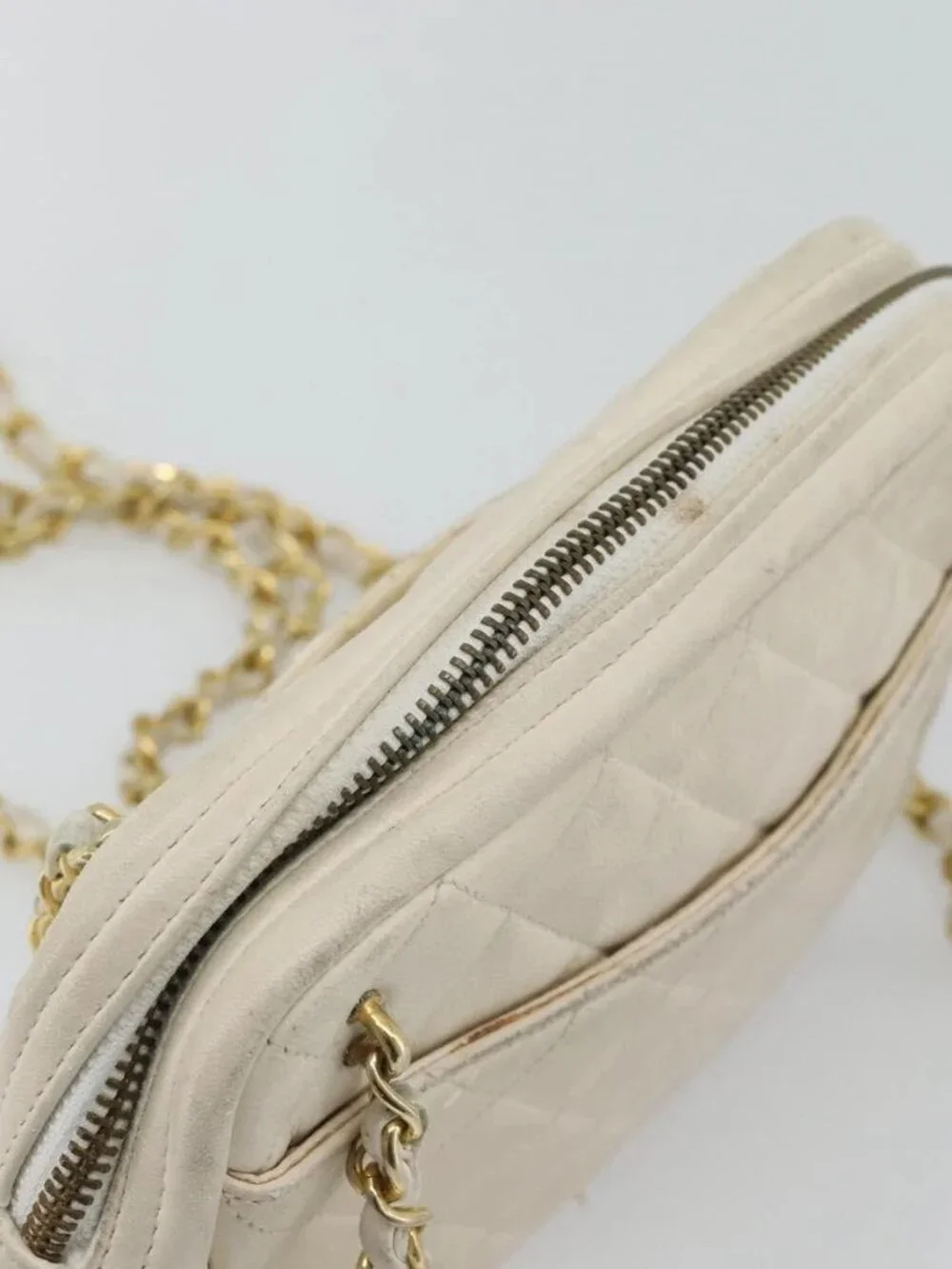 CHANEL Matelasse Chain Shoulder Bag Lamb Skin White Gold CC Auth bs28144